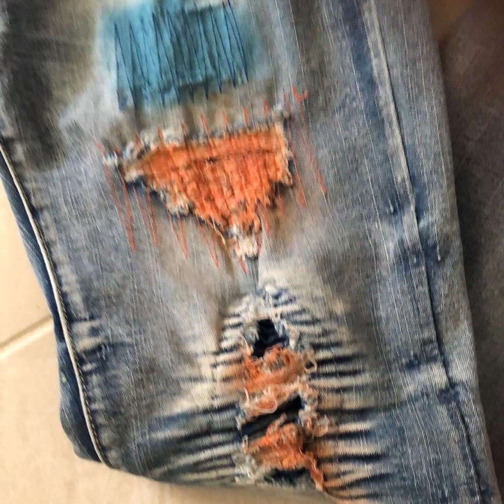 Bleecker and Mercer skinny Jean distressed with colored stitching. Unique.  NWT - Picture 3 of 7